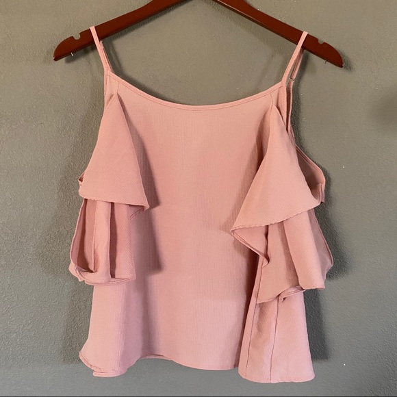 5/$25 Pink cold shoulder crop top - Picture 4 of 5